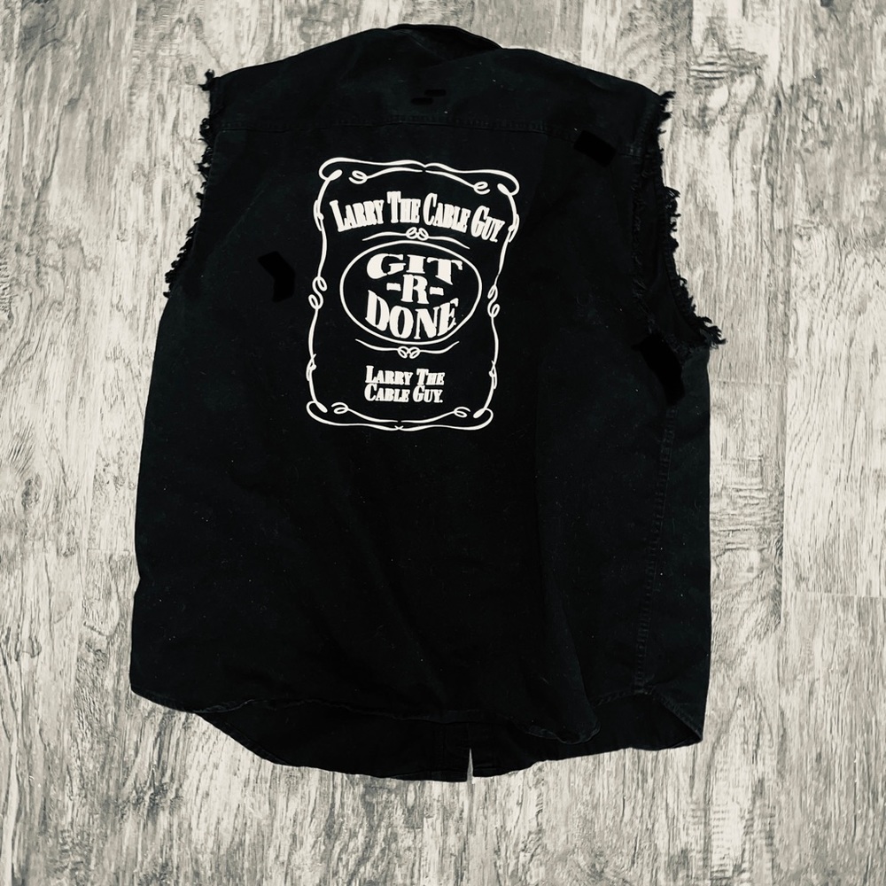Larry the cable Guy sleeveless shirt